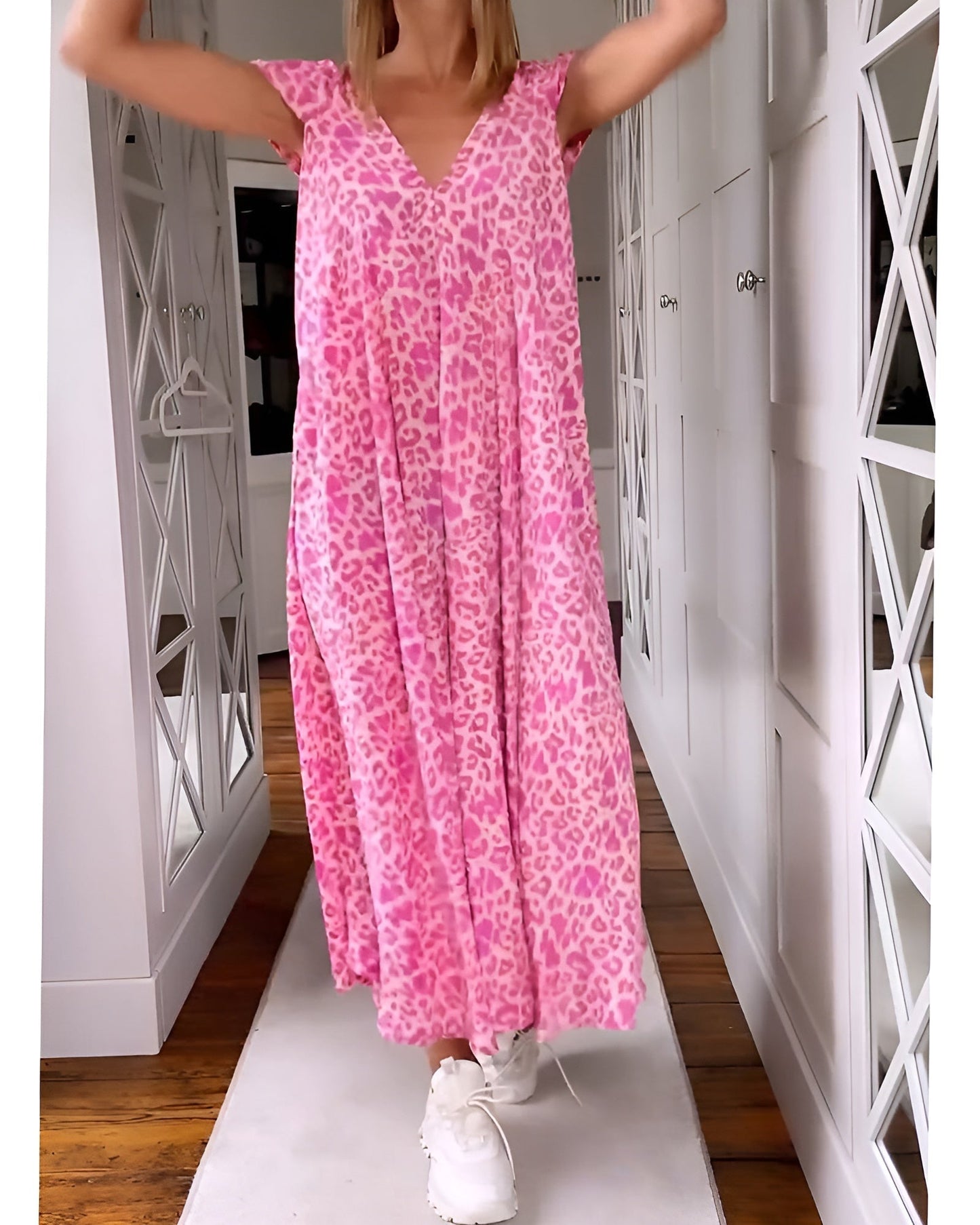 Véronique | Robe longue à décolleté en V en imprimé léopard avec manches courtes