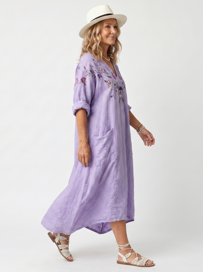 Tavi | Robe midi oversized avec poches brodées de fleurs