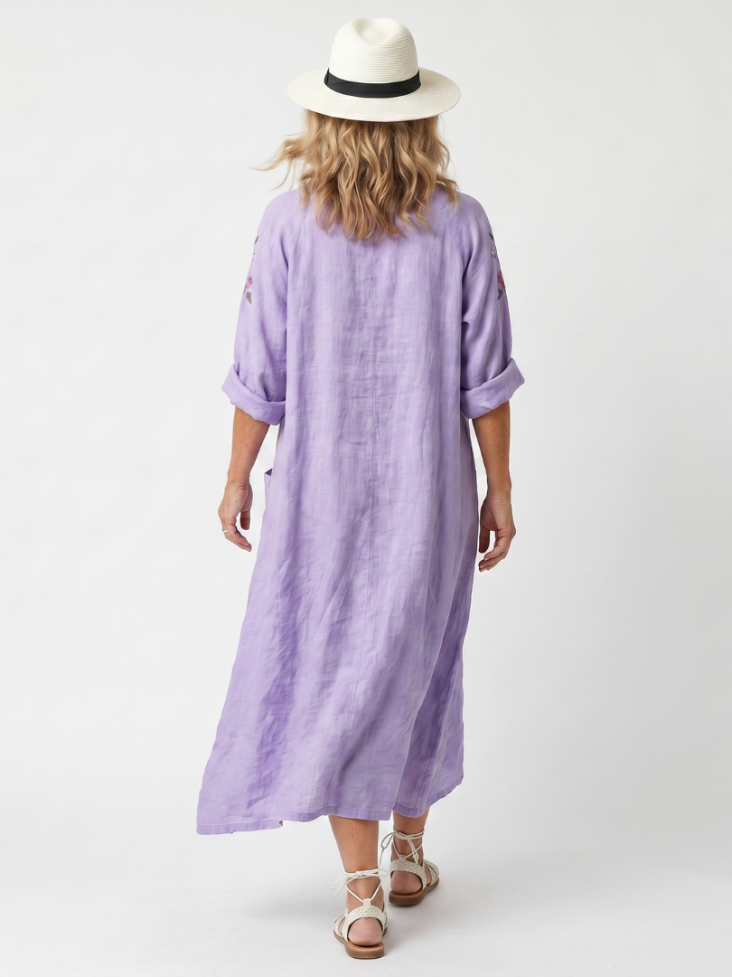 Tavi | Robe midi oversized avec poches brodées de fleurs