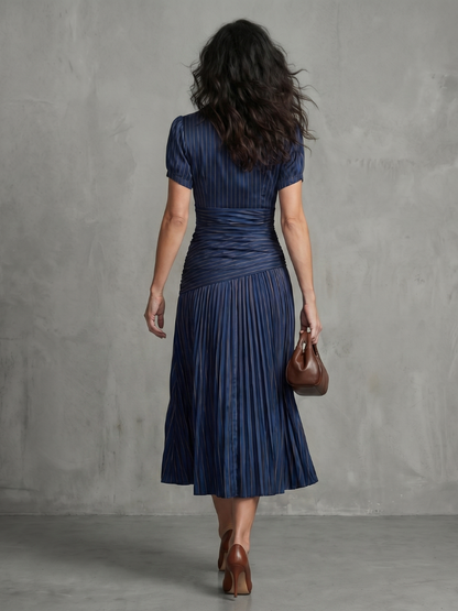 Théodora | Robe midi à taille plissée et rayures