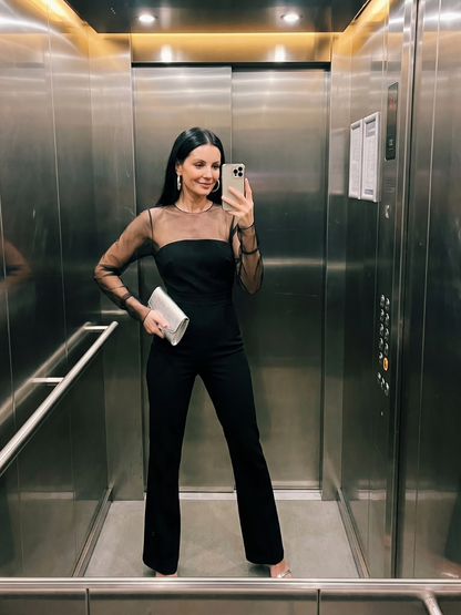 Oksana | Combinaison ajustée à bretelles transparentes et jambes évasées
