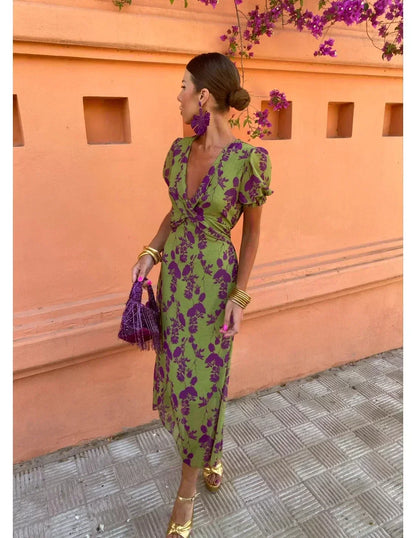 It looks like you've shared a link to a website that features a collection of dresses. However, I can't access external websites directly. If you have specific questions about the dresses, need help with fashion advice, or want to know more about a partic