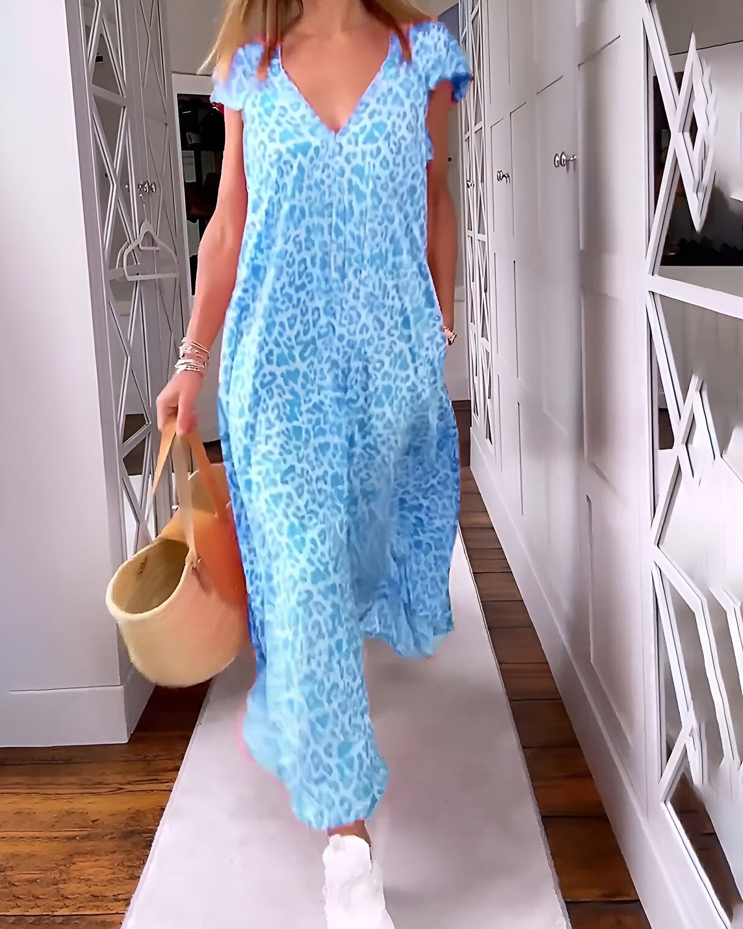 Véronique | Robe longue à décolleté en V en imprimé léopard avec manches courtes